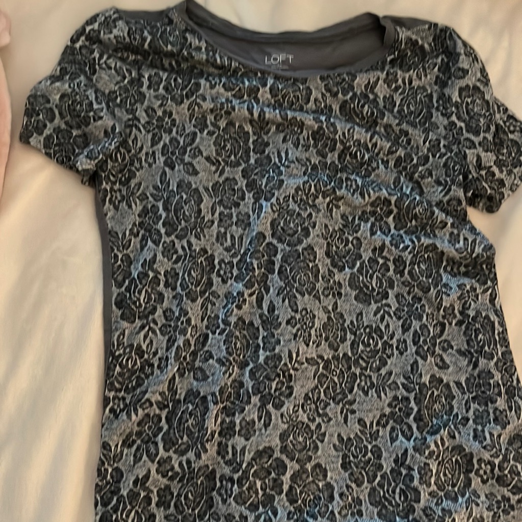 Loft Rosette Tee